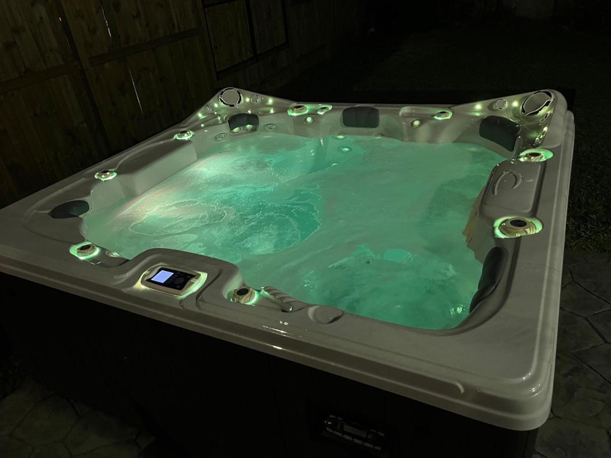 1976Houstongem Luminous Pvtpool & Hottub Dt20Mins For Lrg Families 6Beds 2Bath Villa Exterior photo